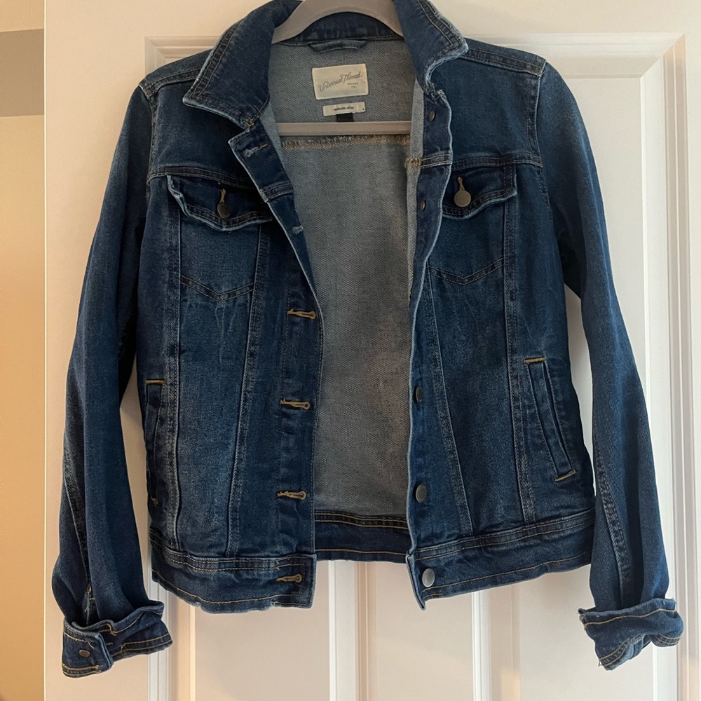NWOT - medium Wash Jean Jacket